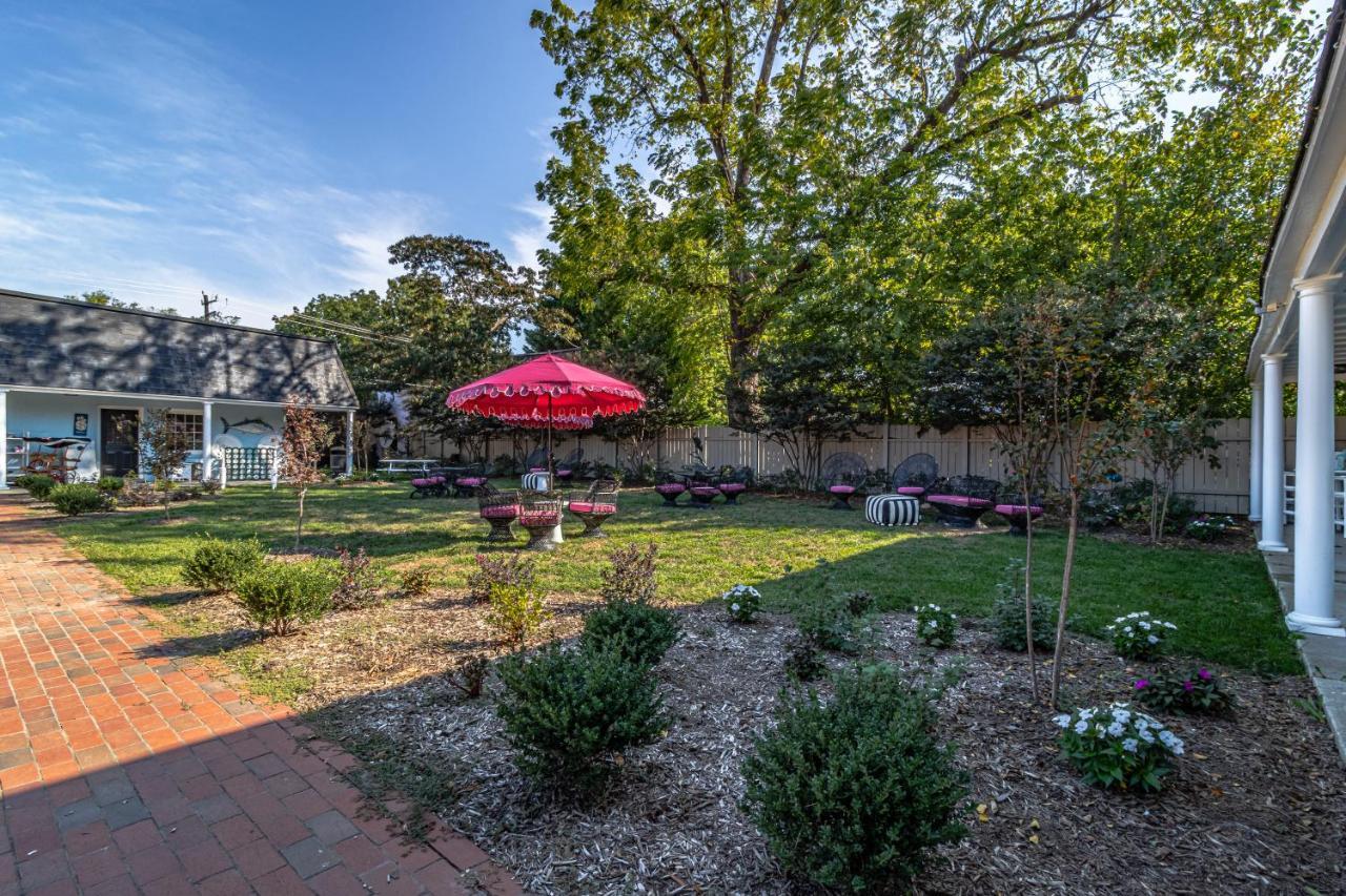 The Chesapeake Inn Urbanna Exterior photo