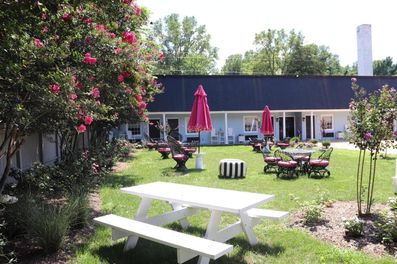 The Chesapeake Inn Urbanna Exterior photo